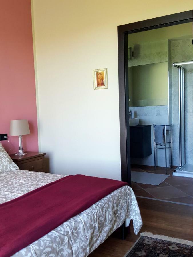 La Terrazza Sui Vigneti-Rovescala Bed & Breakfast San Damiano al Colle ภายนอก รูปภาพ