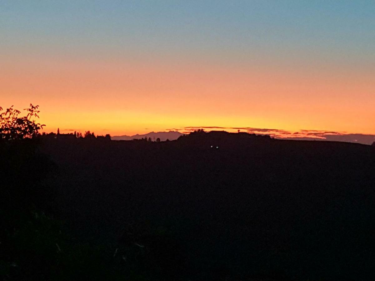 La Terrazza Sui Vigneti-Rovescala Bed & Breakfast San Damiano al Colle ภายนอก รูปภาพ