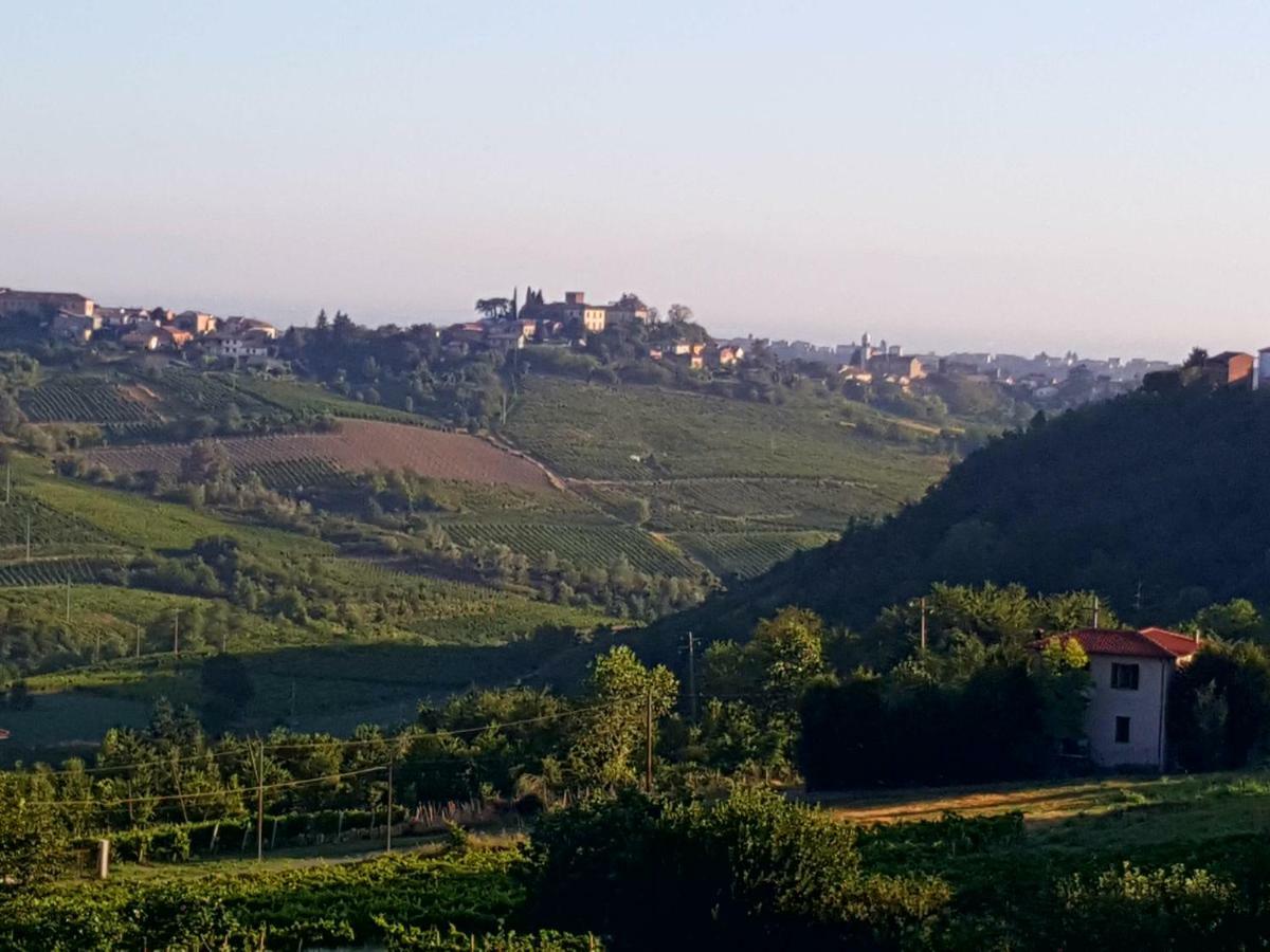 La Terrazza Sui Vigneti-Rovescala Bed & Breakfast San Damiano al Colle ภายนอก รูปภาพ